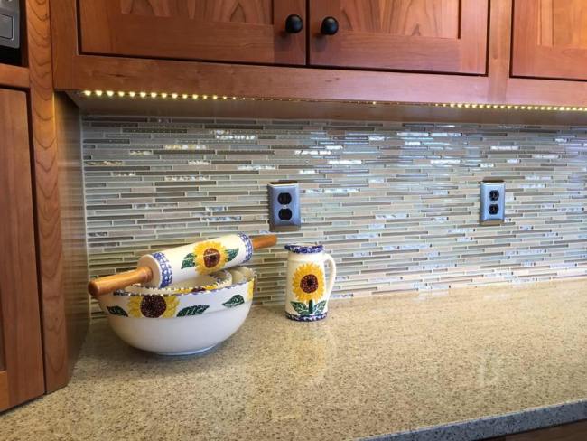 Port Orchard Kitchen Remodel with Custom Eucalyptus Wood Cabinets and Tile Backsplash